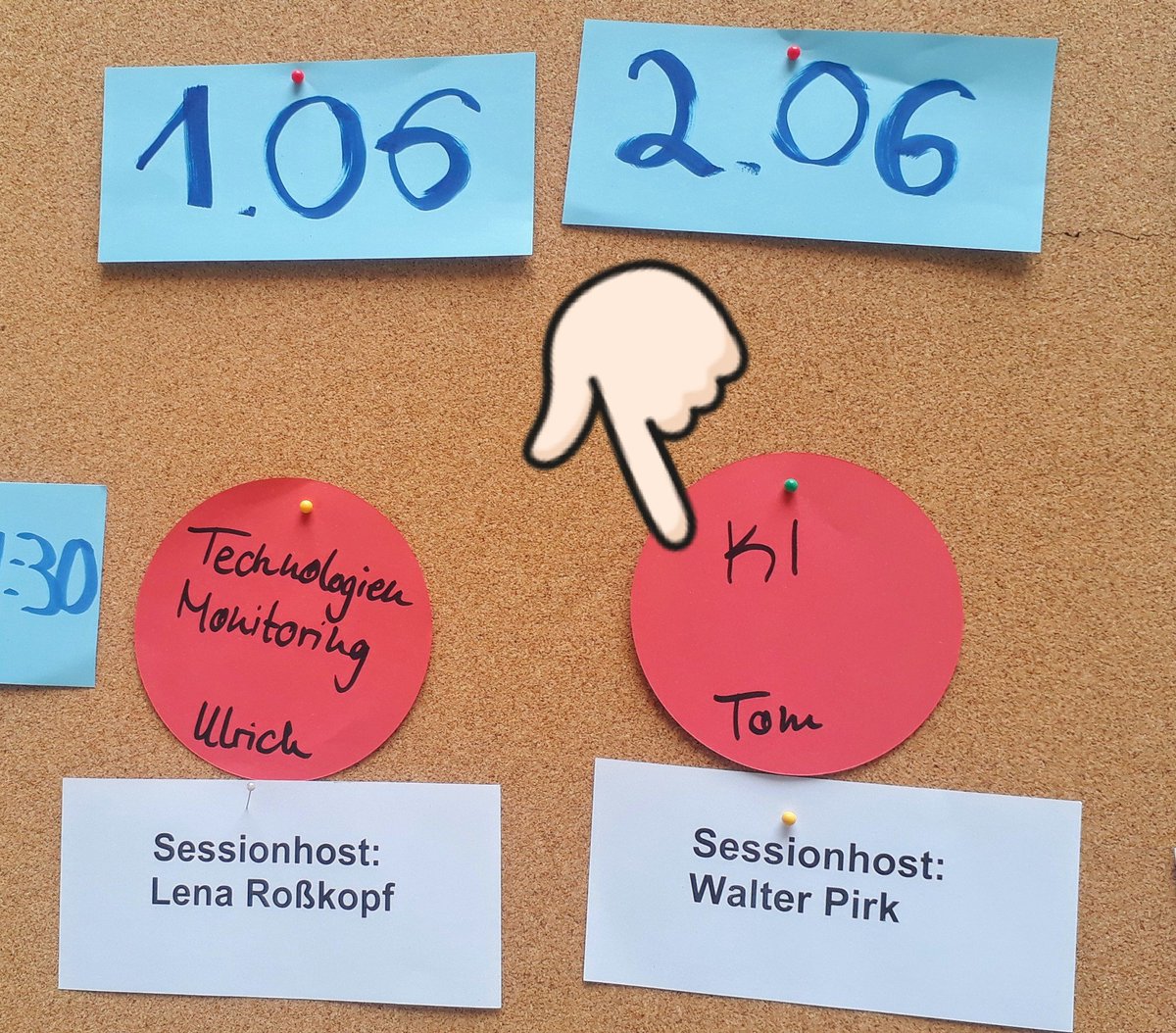 c_maerkel's tweet photo. Heute zu Besuch auf dem Barcamp des Kompetenzzentrums Digitales Handwerk @HaWe_Digital Auch vertreten sind die #MittelstandDigital KI-Trainer mit einer Session zum Thema #KI im #Handwerk. Ideen reichen von intelligentem Scheduling bis zur intelligenten Angebotserstellung #bckdh https://t.co/EDpPdAjMCS
