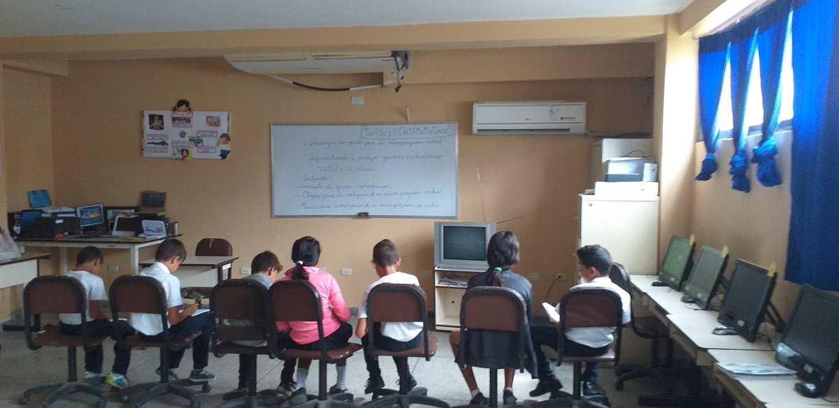 CbitAMaMartinez's tweet photo. #06Nov. #CBIT/ Iniciamos con alegría los Grupos de Creación, Recreación y Producción/ Aprendiendo a realizar guiones radiofónicos/ 6to grado/ Definir la importancia de los guiones radiofónicos @vane_prieto @MariAlepro @CBITNvaEsparta @NorisSotoF @psuvaristobulo @EducacionNvaE https://t.co/7IEYgF5FpE