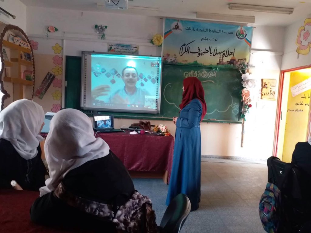 mabohassan781's tweet photo. How can I repay your many kindness, @TImanShaheen1! I'm really delighted to have an opportunity to meet you today and looking forward for more sessions ahead. #MIEExpert #SkypeMT #MSFTGlobalConect @SkypeClassroom @MicrosoftEDU @iro_st https://t.co/1VihGlYgTz