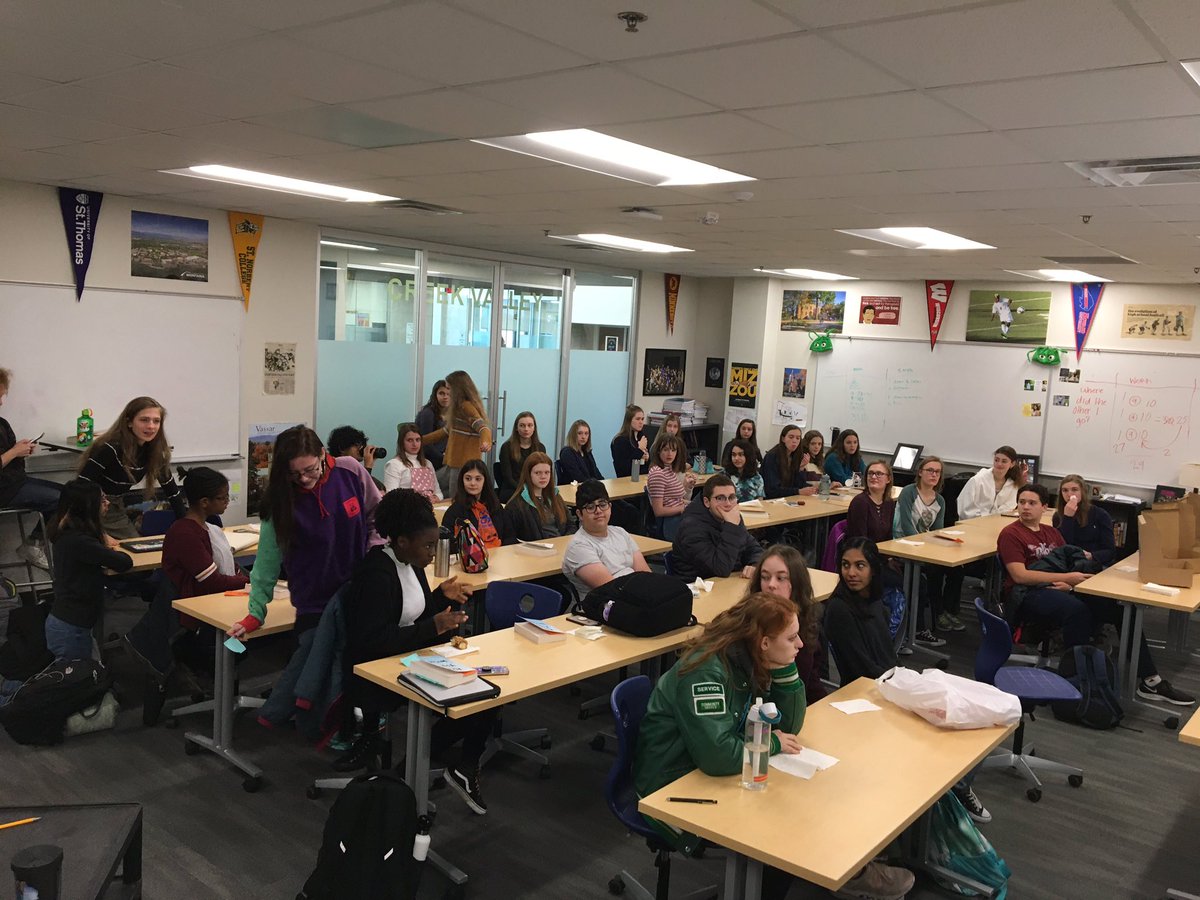 bookbagsara's tweet photo. Icy roads didn’t deter @edinahornets bookclubbers this AM! Thank you @chelseasedoti for answering our questions and thank you @YoYoDonuts for the yummy treats! #EdinaGrowsReaders #EPSReads https://t.co/akDLJ4O9Hl