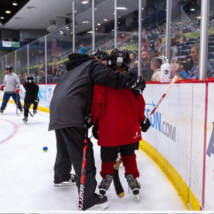 YotesHockeyDev's tweet photo. We strive on making sure your kiddos have fun and are learning when they're on the ice. 🤗 We know the first time on ice can be a little nerve wracking. And, that's ok! 👍🏼 Sometimes all they need is a little motivation and encouragement.  🙌🏼 #GrassrootsHockey https://t.co/BwBVHcsPWs