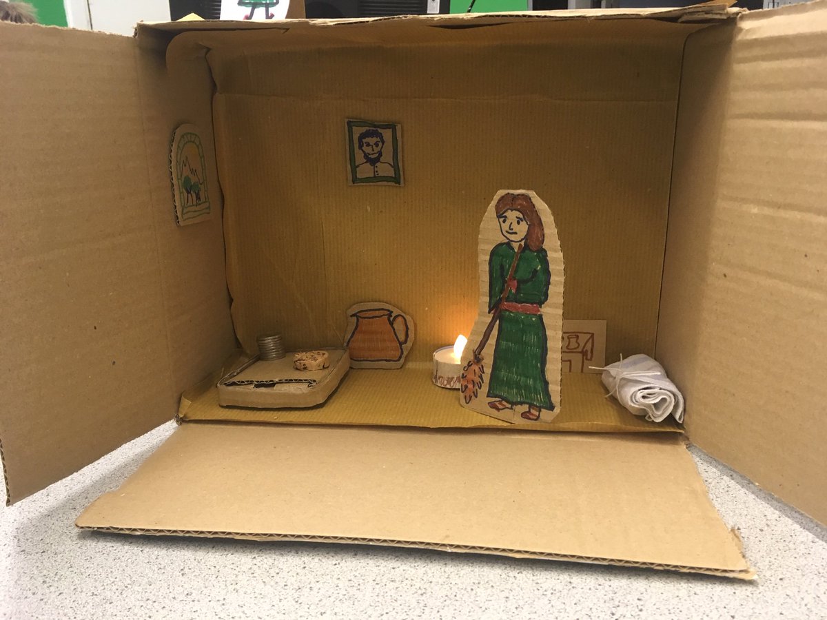 LongwickSchool's tweet photo. Learning about The Parable of the Lost Coin - we are all precious to God in #Splashclub with the amazing volunteers from @StMarysChurchPR https://t.co/EueOkhW6TO