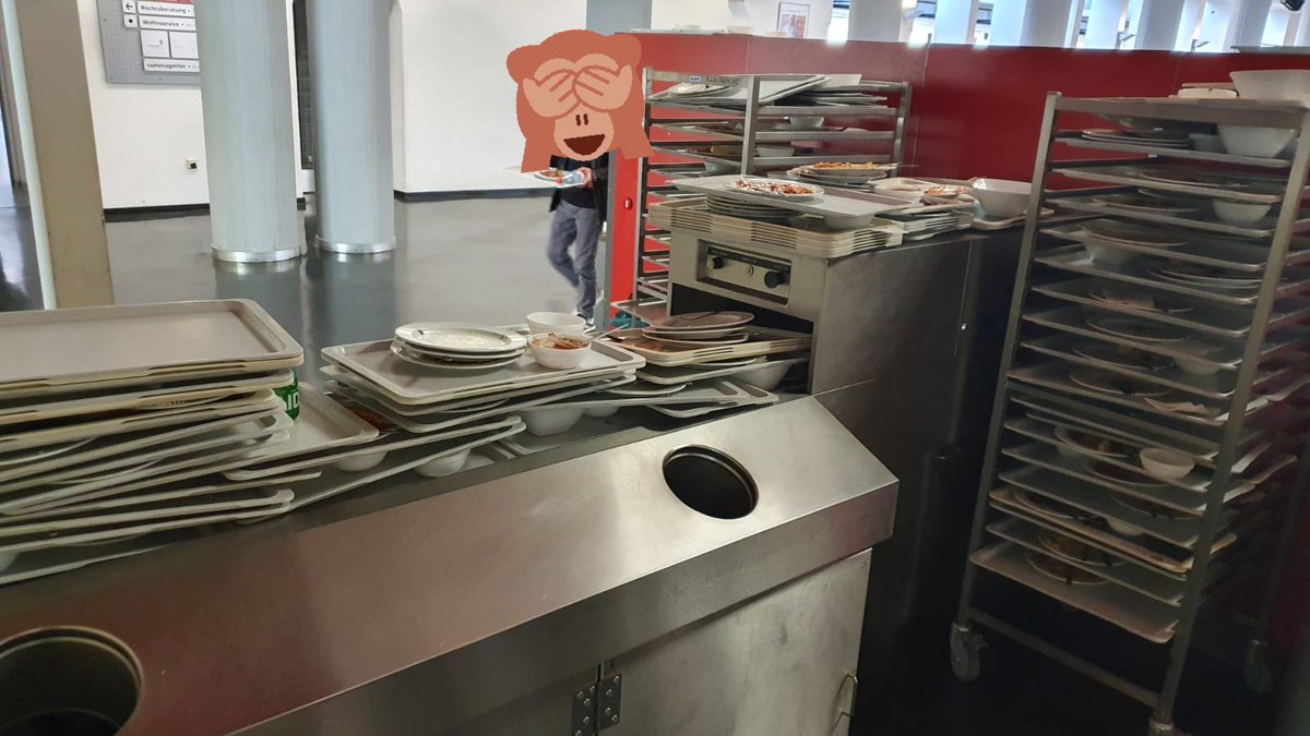 bhaettasch's tweet photo. Was die Magdeburger Mensa kann, das können wir in Darmstadt auch... #kif475 https://t.co/IdHs1XwbF9