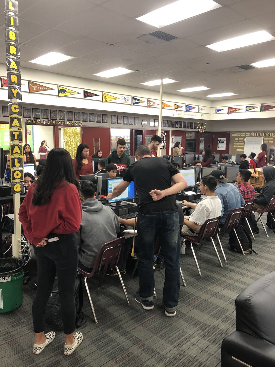 mspotterohs's tweet photo. More #clicktosubmit @OntarioHS and it’s only first period!! @OntarioHighAVID helping all of our Jags!! https://t.co/fPqZRhuv59