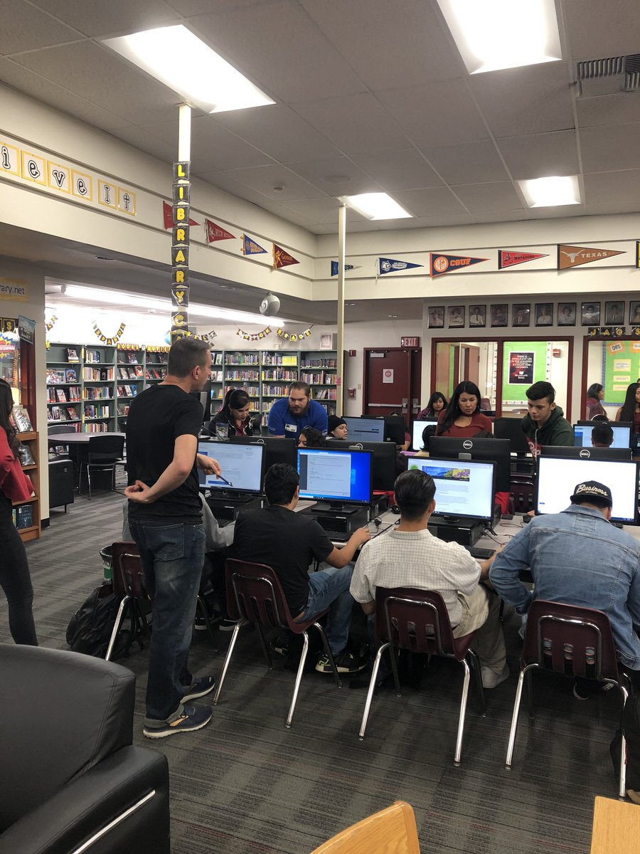 mspotterohs's tweet photo. More #clicktosubmit @OntarioHS and it’s only first period!! @OntarioHighAVID helping all of our Jags!! https://t.co/fPqZRhuv59
