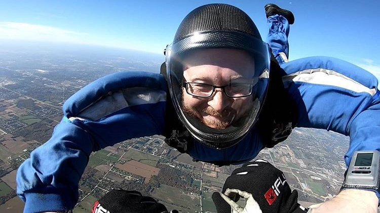 BoneheadHelmets's tweet photo. It's a good day to be happy. 
#happyasaclam 💀😎

#bonehead #boneheadcomposites #skydive #aero #skydiving #dropezone #sendit #madeinusa #humanflight #dynamic #iloveskydiving #picoftheday #boneheadhelmets #fly #blueskies #pilothelmets #midwestfreefall https://t.co/4SQrhGeu9p