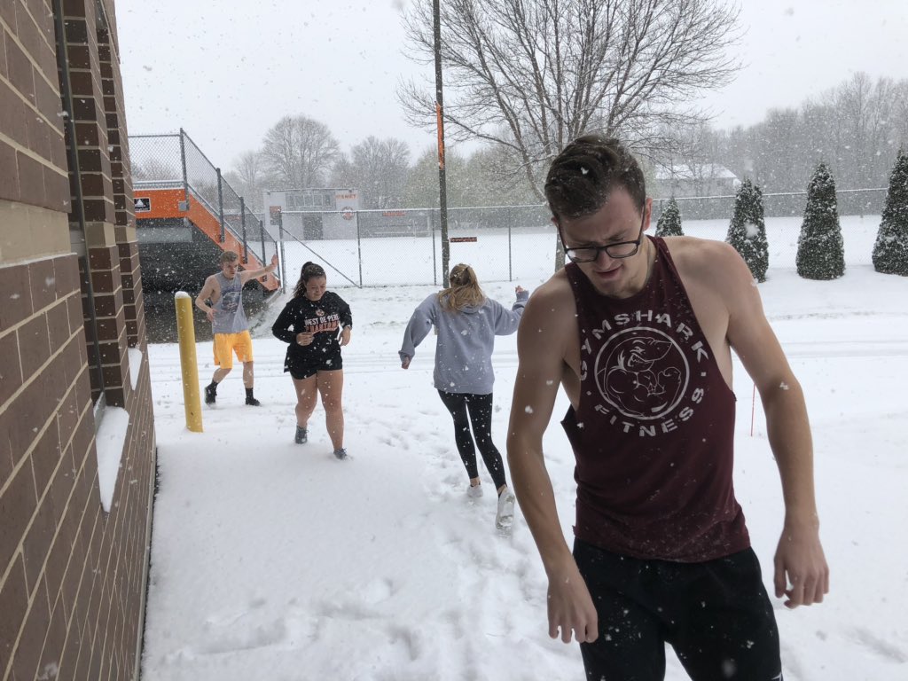 BrehmPE's tweet photo. Performance Training made the most of the snow today with some outdoor conditioning and “natures cryotherapy” after. #wdppride https://t.co/nofFBUclvz