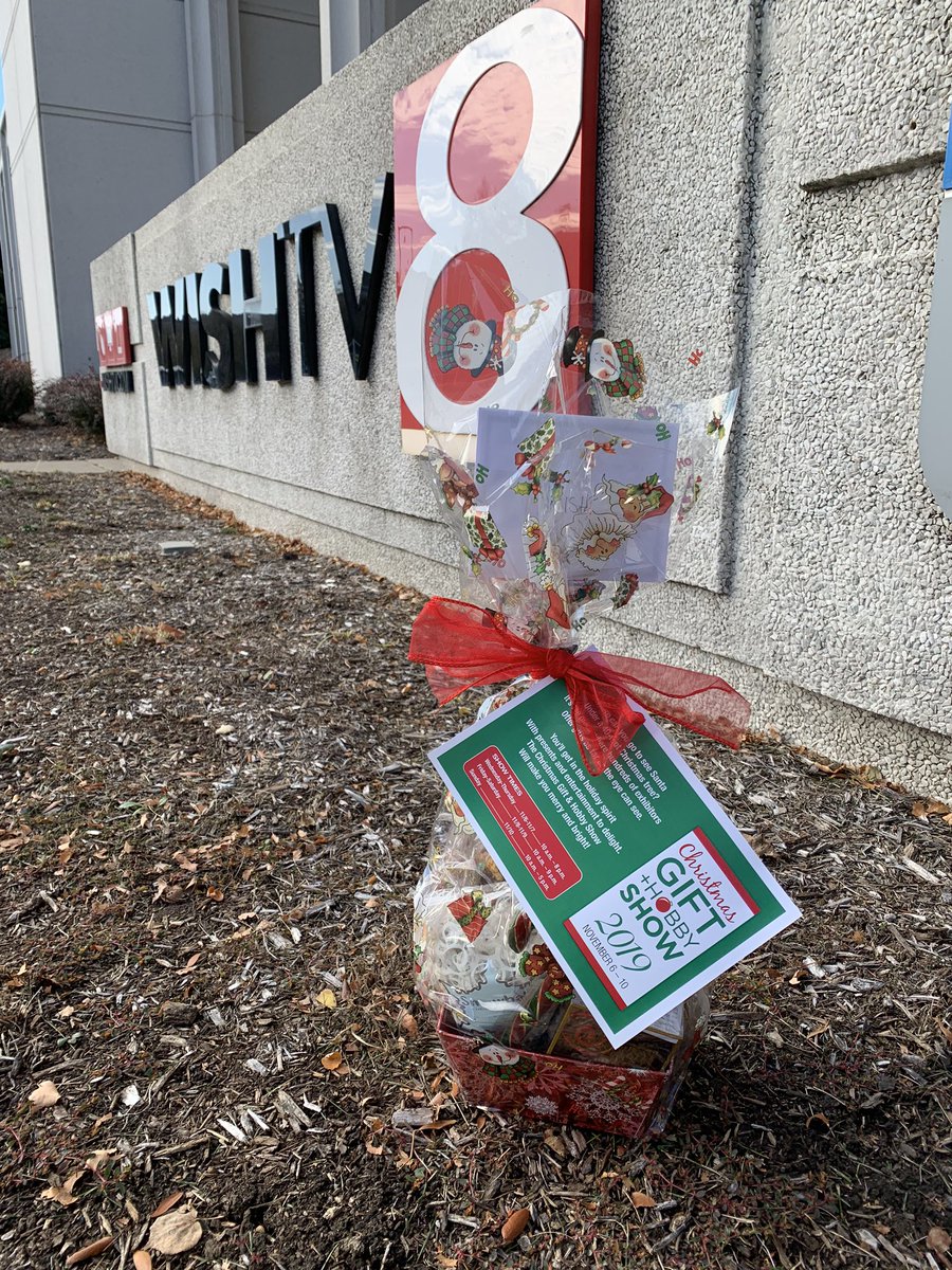 GiftAndHobbyIND's tweet photo. We dropped off some more baskets of goodies from @SBChocolate to celebrate opening day of the @GiftAndHobbyIND. Come down to the show and get in the holiday spirit! @WISH_TV @rtv6 @WTHRcom #GiftandHobbyShow https://t.co/B7uypucTpH