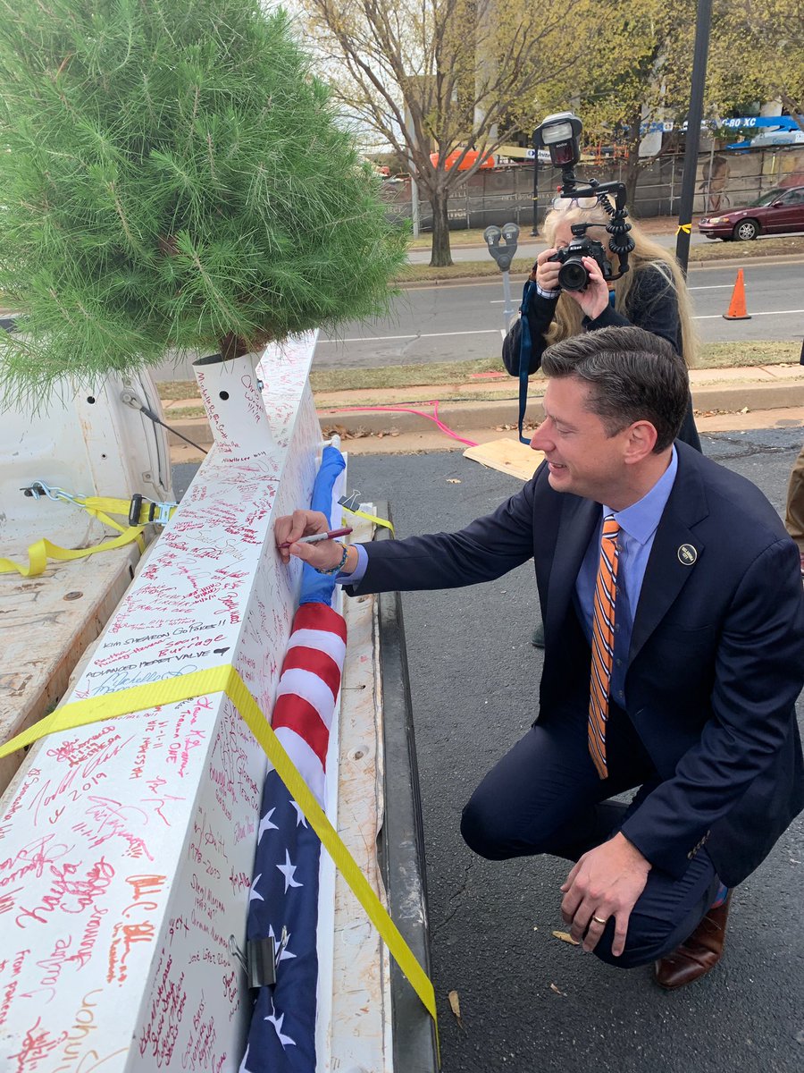 davidfholt's tweet photo. At least one thing separates cities on the move &amp; cities that aren’t: CRANES.    Fortunately, we have them all over town. Today was an opportunity to celebrate the topping-out of the new tower at OU Medicine (my birthplace 40 years ago, when it was known as Presbyterian). https://t.co/fkfbRp5ntM