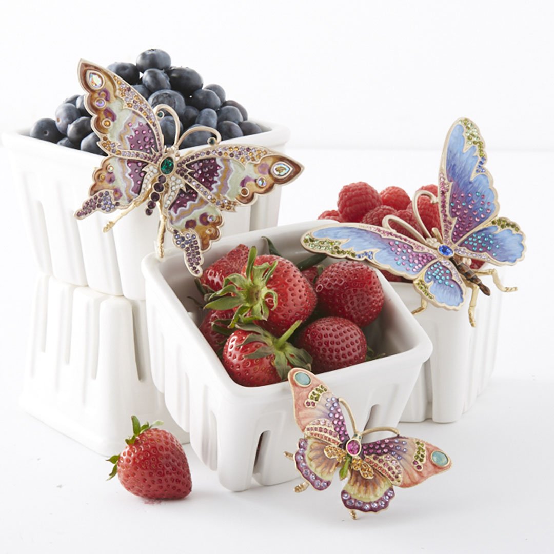 JayStrongwater's tweet photo. @MariahCarey We think these butterfly figurines would be perfect for you! 🦋 
#JayStrongwater #Butterfly 
https://t.co/eTxo1vwJ8i https://t.co/N6PooGsSJE
