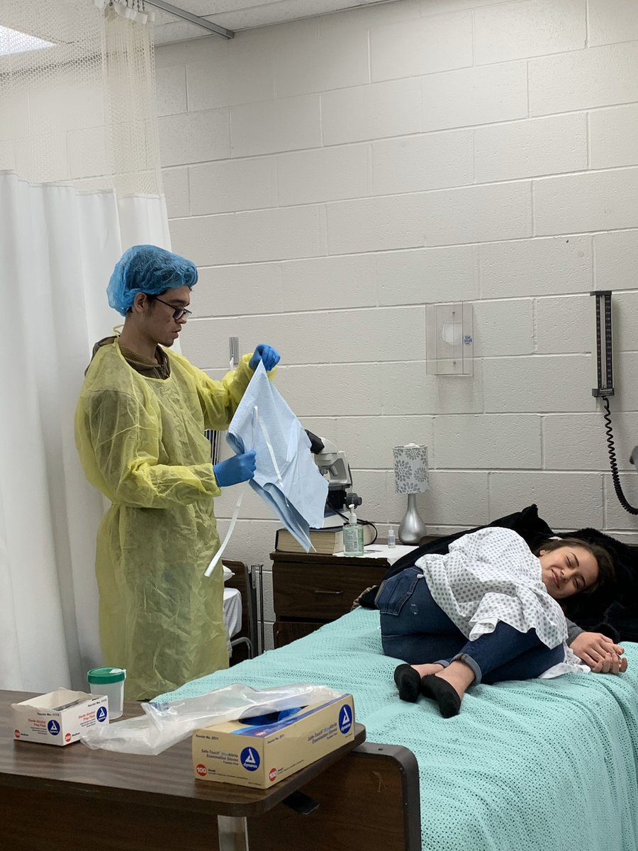 HOSANERD's tweet photo. Rowe Med Asst program prepping patients for a lumbar puncture #HealthcareProfeasionalsInTheMaking @RoweCTE @McAllenISDCTE https://t.co/Blaanq3FGv