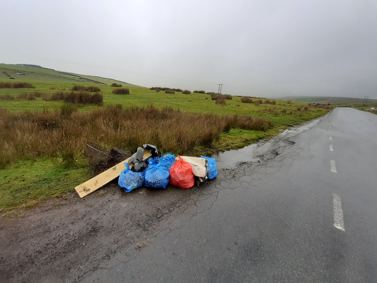 GMCommon's tweet photo. Another great effort by our volunteers this morning litter picking on the common. Waste was separated and will be recycled. We even managed to avoid the rain. #RespectTheCommon #volunteers #lovewhereyoulive @KWT_Merthyr @CaerphillyKWT @MerthyrCBC @CaerphillyCBC https://t.co/fDWXTGCjfC