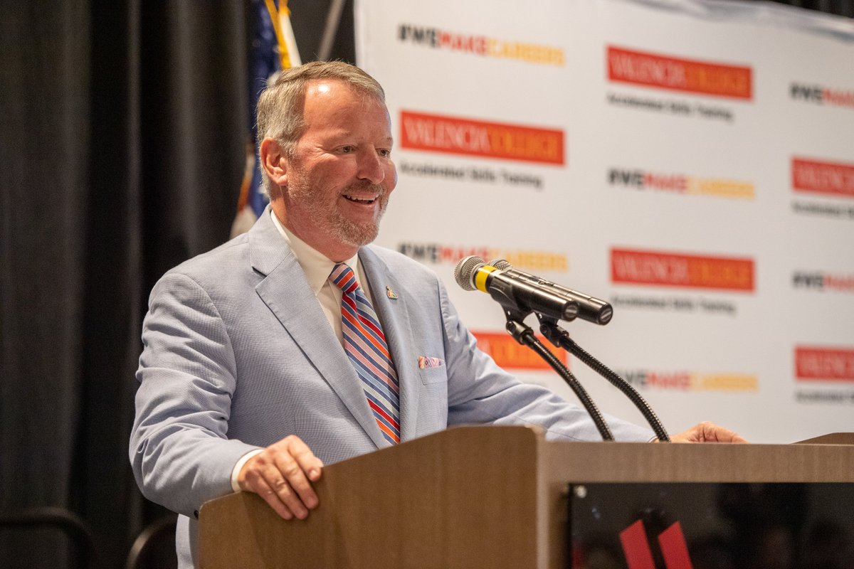 Valencia_AST's tweet photo. Last Wednesday, @valenciacollege, @citybeautiful, @orlandomayor, @ReginaHillFL & more celebrated the graduation of our first cohort of Downtown AST students. We are so proud of these graduates & the bright futures they have in Central Florida! Thank you to all of our partners! https://t.co/LYXd72AXwh