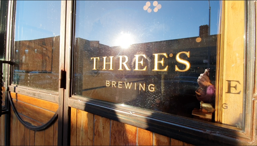 BeerChannel's tweet photo. NEW VID! Join us on an epic exploration of NYC's brewery taprooms including more highs and lows than the skyline itself.

https://t.co/ofCbnan9zy

Featuring @OtherHalfNYC @eviltwinbrewingnyc @KCBCbeer @finbackbrewery @ThreesBrewing @transmitterbrewing &amp; @kegandlantern! https://t.co/OG9RrKmaOQ