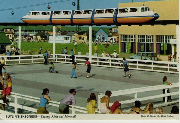 JohnHindeImages's tweet image. Butlin's Skegness. Skating rink and Monorail. #Skegness #Butlins #JohnHinde