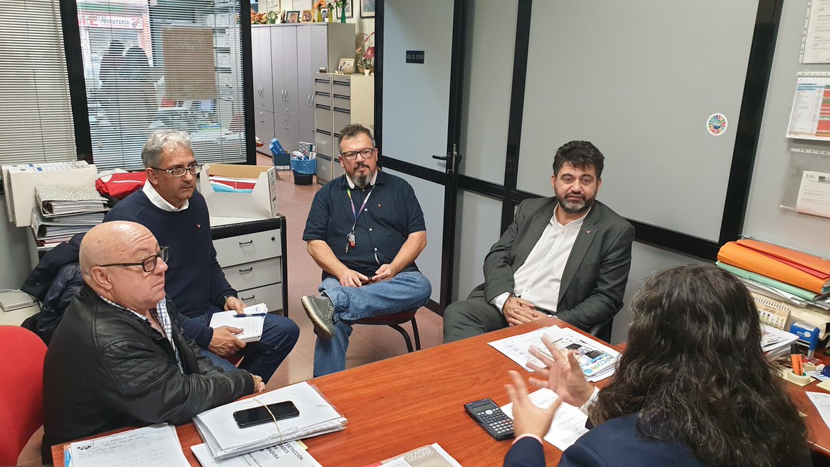 IUmerida's tweet photo. Hoy visita #Extremadura el compañero @carlossmato. Comienza la jornada en #Mérida, reuniéndose con #UCETA (Unión de Cooperativas de #Extremadura de Trabajo Asociado) para conocer el tejido cooperativo de la región. https://t.co/QDe8320qcl