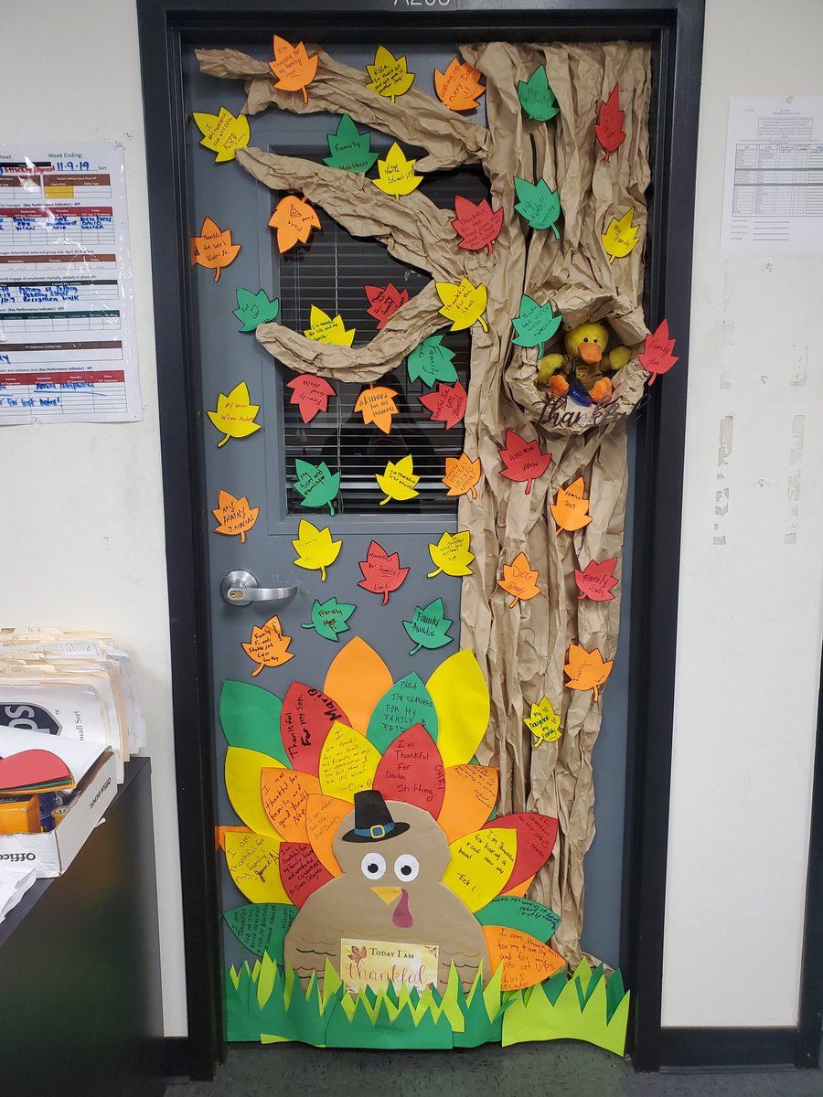 Here at Bell Nights we are Thankful!  #DecorativeDoor #Ducky #ducktales #wearethankful #WeCare #StayCalmHaveFun @debandrade6 @eliaa_luna @jrindafernshaw