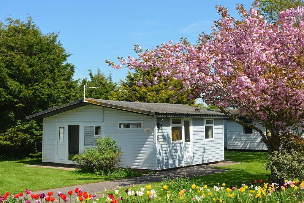 LATE DEAL! 4 Nights for £99 😲

1 bedroom lodge near the Lake District, with indoor pool and hot tub on site! Starts Monday 11th November...

View here: bit.ly/32iLPdG

#cabin #holiday #Cumbria