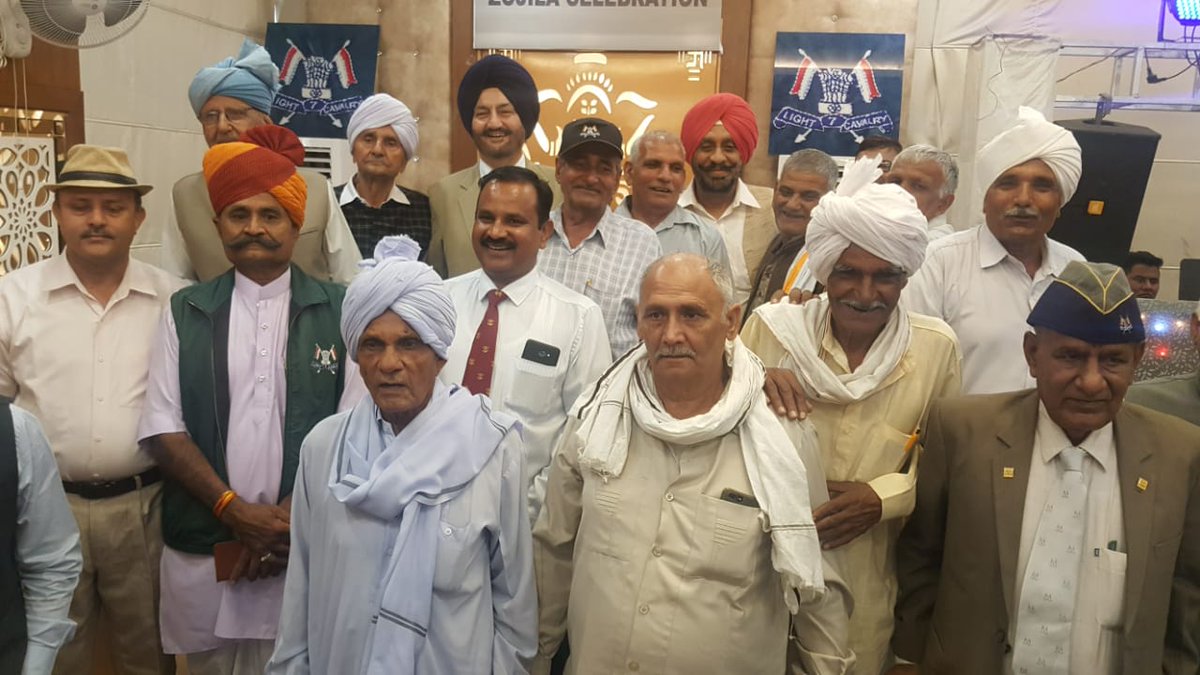 SandyAhlawat89's tweet photo. Zojila Day was celebrated @ Rohtak on 01 Nov19 by the Veterans of 7th Light Cavalry!
Only ARMD Regt in the Country 2 have 2 JAT Squadrons!
Look at the proud Veterans displaying the unit's crest on their caps & jackets!
CAMARADERIE & BONDING forged in fire into 45 tons of steel! https://t.co/OGnOjTHA8i