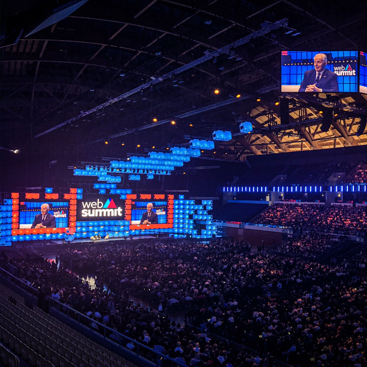 #WebSummit 2019 👀
Voltámos!

Trocar opiniões, feedback,      tecnologia, inovação... não podíamos faltar 😉