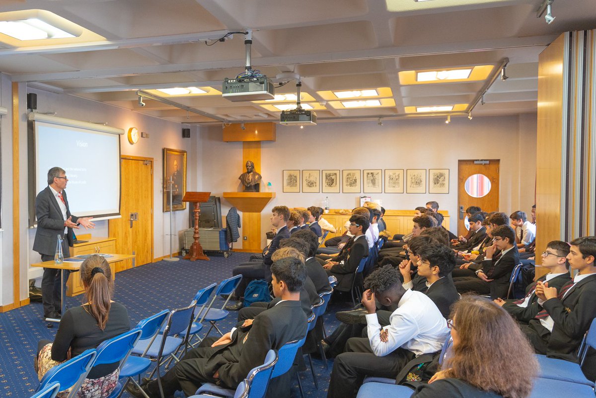 CityofLdnSchool's tweet image. Thank you to Old Citizen, Dr Edward Kessler, for taking the time to give a talk on Interfaith Relations earlier this week. @kessler_ed @AlumniCLS #GuestSpeakers #Lunchtimetalks