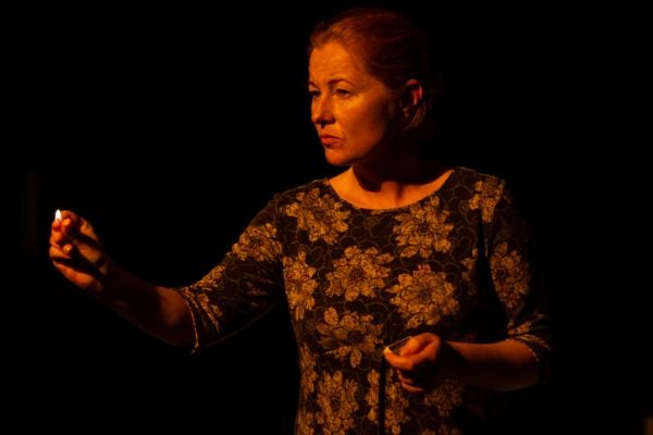 MyTheatreMates's tweet photo. ‘A tour-de-force performance from Angela Marray’: #TheMatchBoxPlay at @OmnibusTheatre is an in-depth examination of parental grief & a reminder that beneath a calm surface, the embers of anger & pain can burn ever bright, says @Michael30517721 ★★★★ https://t.co/REDL9qnigd https://t.co/rZPyahPZ7k