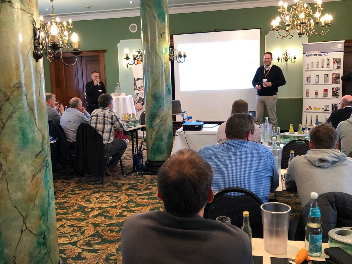 TelecomBehnke's tweet photo. Ein paar Eindrücke von unserem heutigen Business #Frühstück im #Schlosshotel #Schkopau mit unserer #Partnerfirma @innovaphone. https://t.co/3sGs8kB5fZ