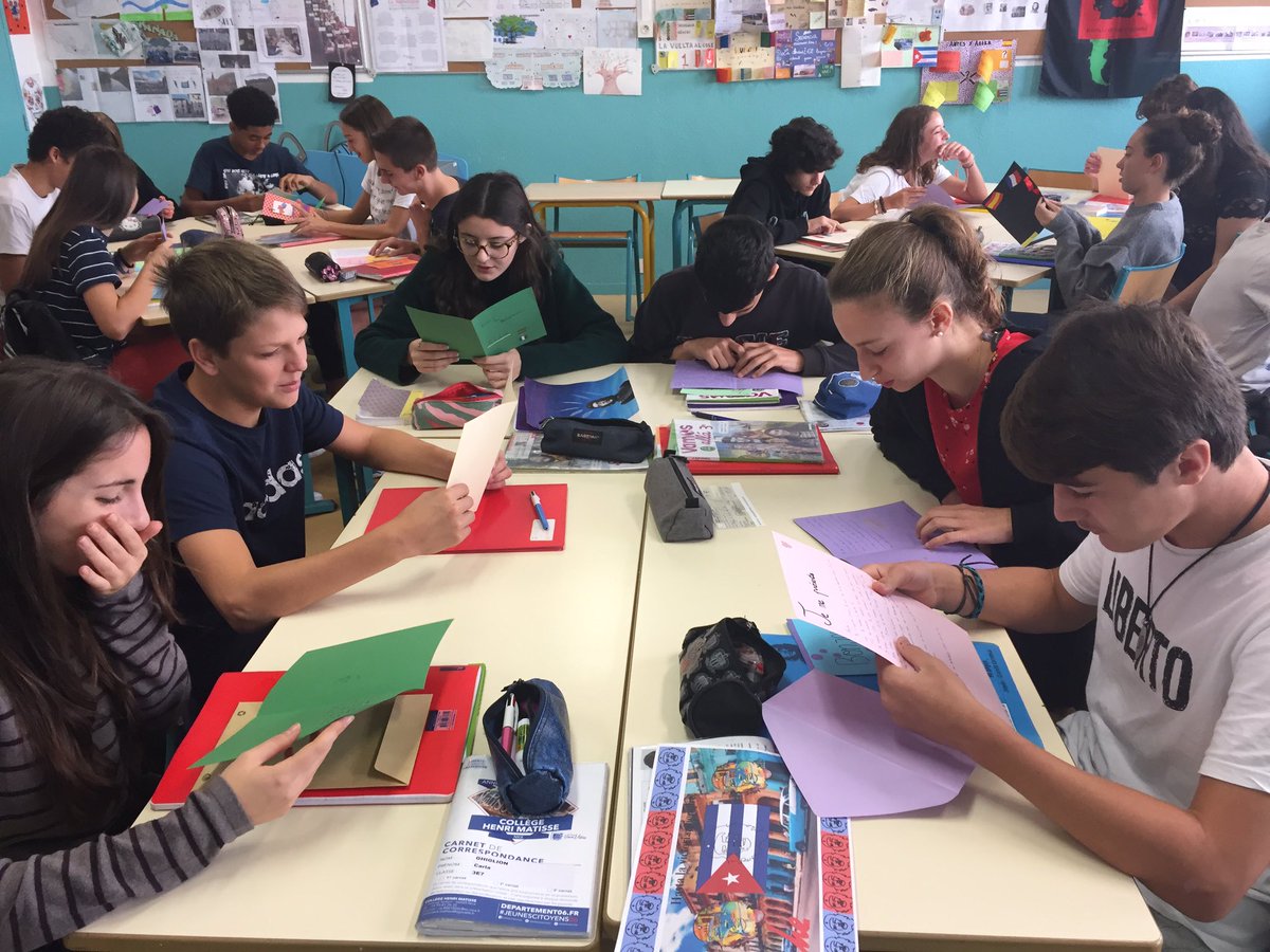 gemagapa's tweet photo. L@s alumn@s de 3*de ESO del @Clg_MatisseNice han recibido hoy con muchísima alegría y emoción las #cartas de  los #correspondientes  de  #SantaFe #Granada 🇪🇸 https://t.co/SDbyRqhj9b
