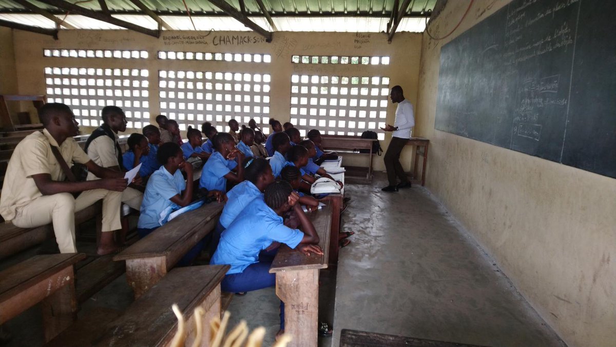 GemGoma's tweet photo. le Samedi dernier, le tour était venu au Lycée de MPAKA pour les sessions d'Orientation Post Bac.
C'est donc avec beaucoup d'engouement que j'ai souscrit à mon ticket d'investissement sur ces Jeunes cherchant des repaires sur les métiers du Droit.
@yalicongo @Kintuenia https://t.co/U7zDXd2TGG
