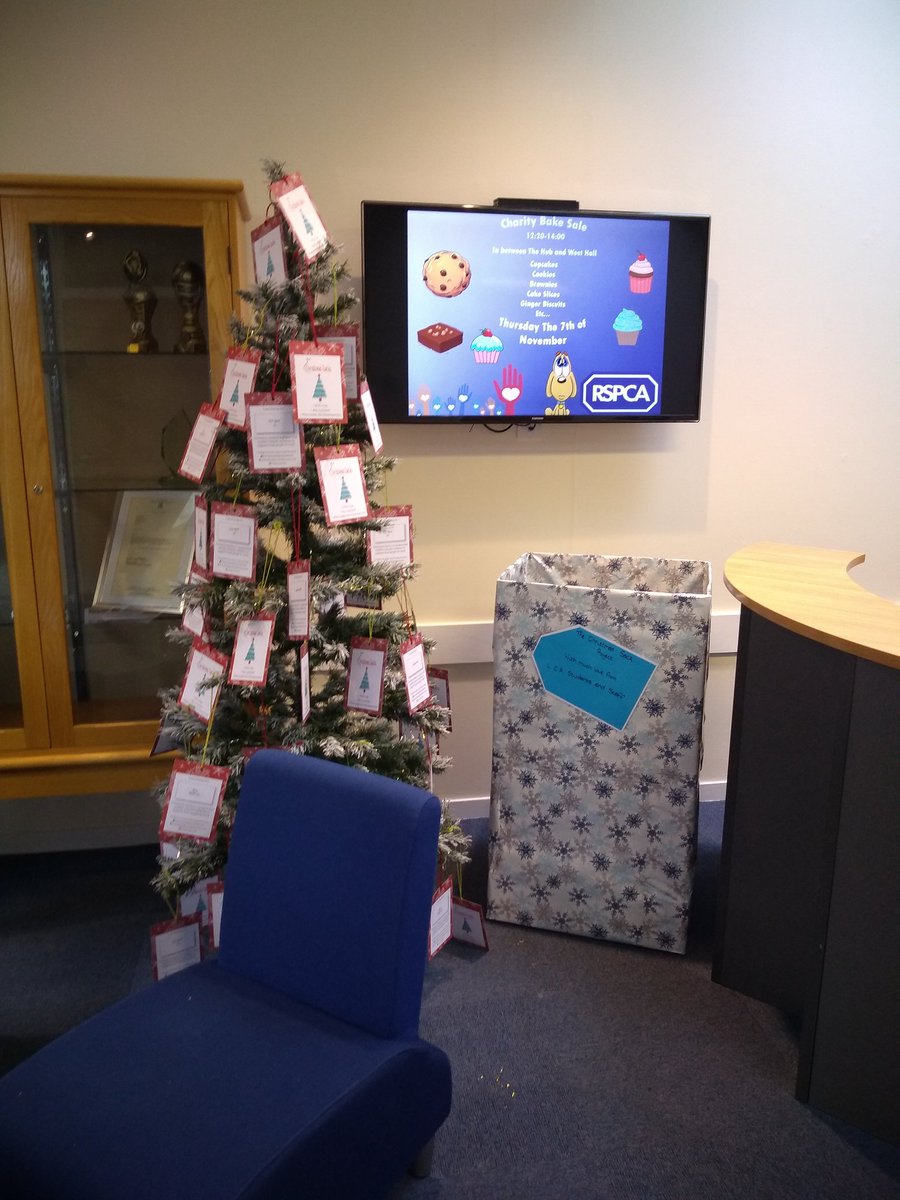 Willey_notWiley's tweet photo. Christmas has come early @LincolnCastleAc Proud to once again be partnering with the Christmas Sack project. Simply take a tag, buy a gift, and place it unwrapped under our giving tree  🎁🎄 https://t.co/bBmEXdYZHz