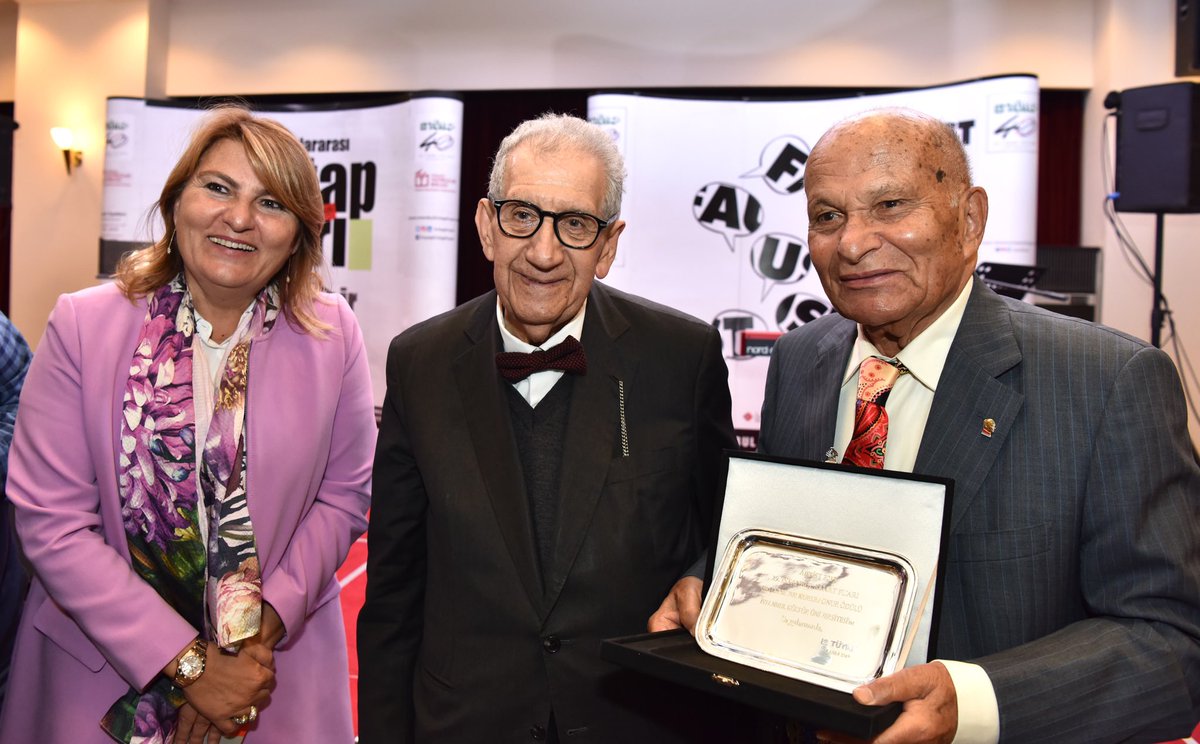 ARTİST 2019 / 29. İstanbul Sanat Fuarı Kurum Anı Plaketi Kültür Üniversitesi Kurucu Onursal Başkanı Sayın Fahamettin Akıngüç’e TÜYAP Kültür Fuarları Danışma Kurulu Başkanı Sayın Doğan Hızlan tarafından verildi. <a href="/IKUedu/">İstanbul Kültür Üniversitesi</a>