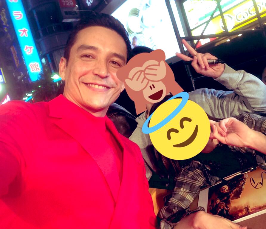 QQ1008's tweet photo. もう最高でした😭🙏
サインも貰えました！
シュワとリンダから貰えなくて残念だけど…
でもルナがね！ルナがめっちゃ優しくて紳士で泣いた😭😭
自撮りが下手くそな私にルナがヒョイってスマホ取って写真撮ってくれた😇軽く死んだ😇
今日でさらにルナを好きになりました💕

#おかえりターミネーター https://t.co/zmi7nijFva