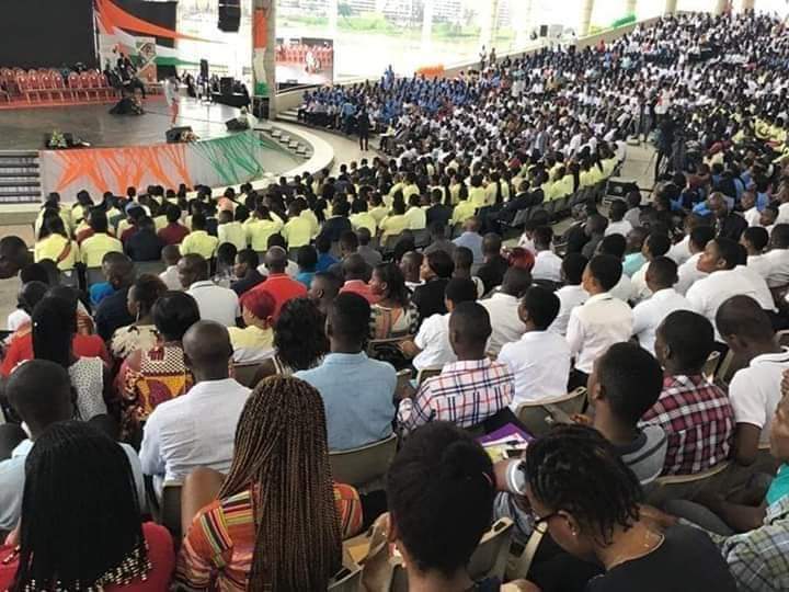 Nouhobakoffici1's tweet photo. Lancement officiel du Programme national de stage et d’apprentissage garantissant + 150 000 opportunités professionnelles pour les jeunes sur la période de 2019-2020.
#Yopougon #NouhoBak #Cohésion #VivreEnsemble #CivEducation https://t.co/VIpkiY15i1