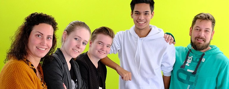 Lees hoe de Media Praktijk Academie van <a href="/SprangersCom/">Sprangers</a> in Oss jong talent werkervaring op laat doen
s-bb.nl/nieuws/geolied… #OssTalent <a href="/Fontys/">Fontys</a> <a href="/KW1C/">KW1C</a> <a href="/Technovium/">Technovium</a>