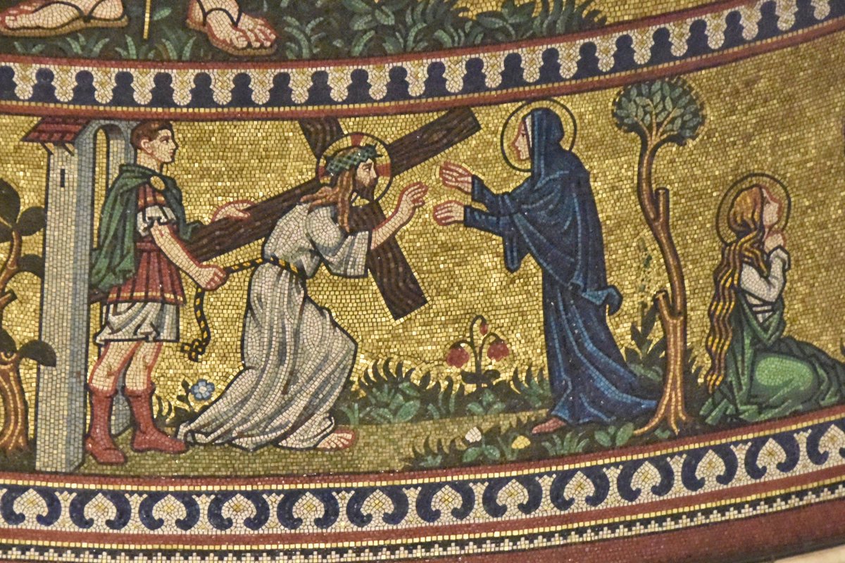 RCWestminster's tweet photo. In the #Lady Chapel at Westminster Cathedral, you can find representations of events from the life of #Mary throughout the New Testament...
#AnimalsInChurchesHour #NTNovember #NewTestamentInChurches 
@Countrymaned @WestminsterCath https://t.co/3yPd3Uz5Vs