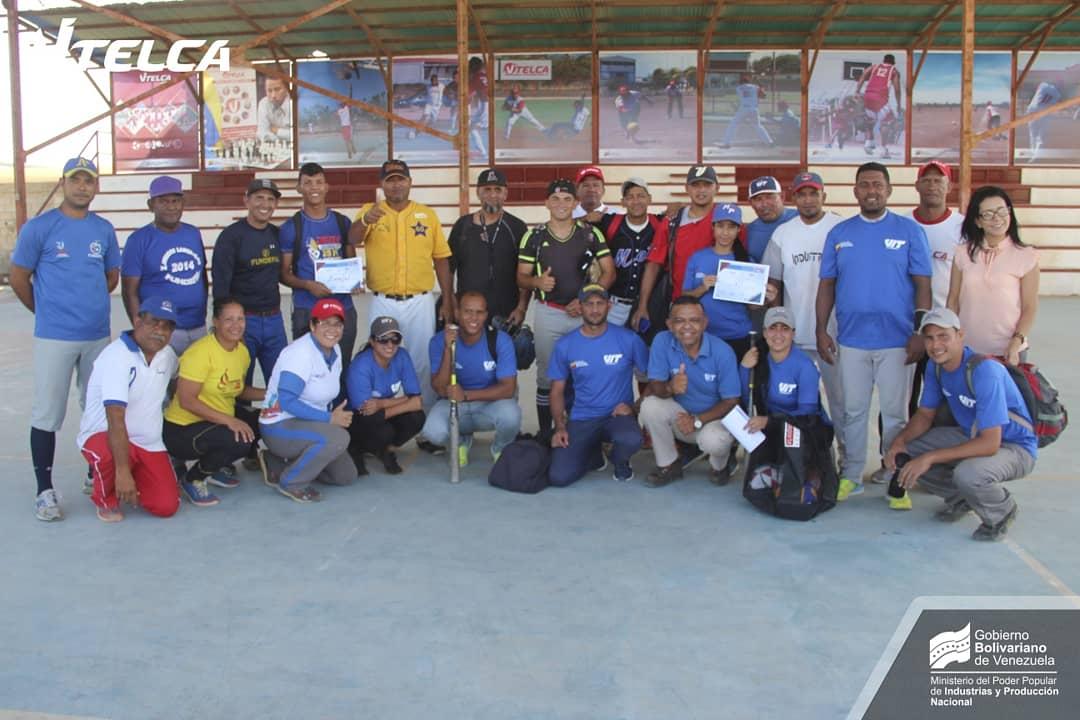 fabricavtelca's tweet photo. Este martes se realizó el "Encuentro Deportivo Navidades Felices 2019" en las instalaciones deportivas de ZONFIPCA y Vtelca.

#Vtelca #Zonfipca #6Nov https://t.co/2JodE9eBrO
