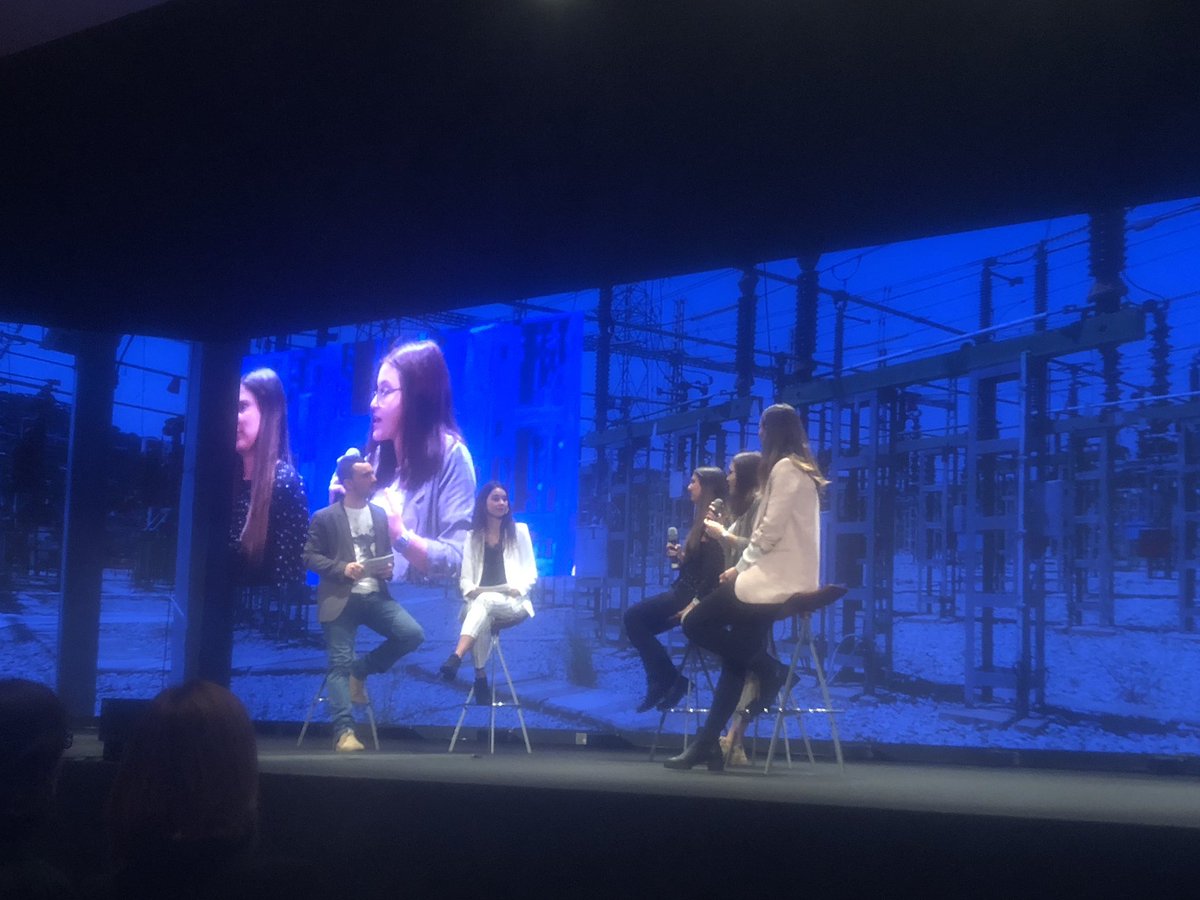 SabinAnuzita's tweet photo. Sonia Jefa de Obra de #Tecuni @VINCIEnergiesES responsable de Subestaciones Eléctricas #mujerenlaindustria #formacion #diadelaindistria #colaboracion #empleabilidad #jovenes #futuro https://t.co/SHIeWLHYxn
