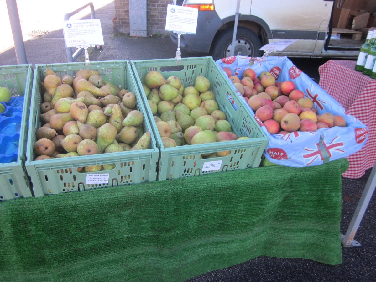 MheadFarmersMkt's tweet photo. Great selection of apples &amp; pears from @HaylesFruitFarm  this Sunday! Also single variety juices &amp; ciders. Nothing more healthy and supporting UK growers too!🍏🍎🍐@MakeMaidenhead @MheadBRotary @FeedingTimeBlog  @LoveBritishFood @FamilyFriendsWM @MaidenheadFRNDS @EnjoyMaidenhead https://t.co/QIUfQQOGc8