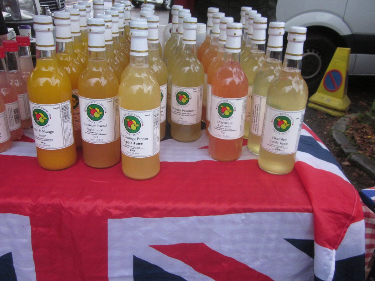 MheadFarmersMkt's tweet photo. Great selection of apples &amp; pears from @HaylesFruitFarm  this Sunday! Also single variety juices &amp; ciders. Nothing more healthy and supporting UK growers too!🍏🍎🍐@MakeMaidenhead @MheadBRotary @FeedingTimeBlog  @LoveBritishFood @FamilyFriendsWM @MaidenheadFRNDS @EnjoyMaidenhead https://t.co/QIUfQQOGc8