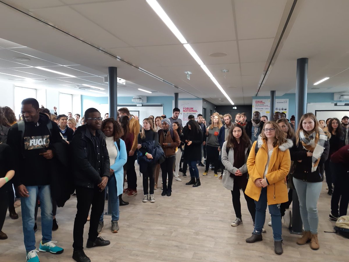 Ekipi_ESS's tweet photo. La @semaine_l étudiante pour l' #ESS est officiellement lancée lors #ForumESSIS à Niort ! 📣
Beaucoup d'événements prévus pendant le #MoisESS19 👏 https://t.co/Z2mH0Bci5n