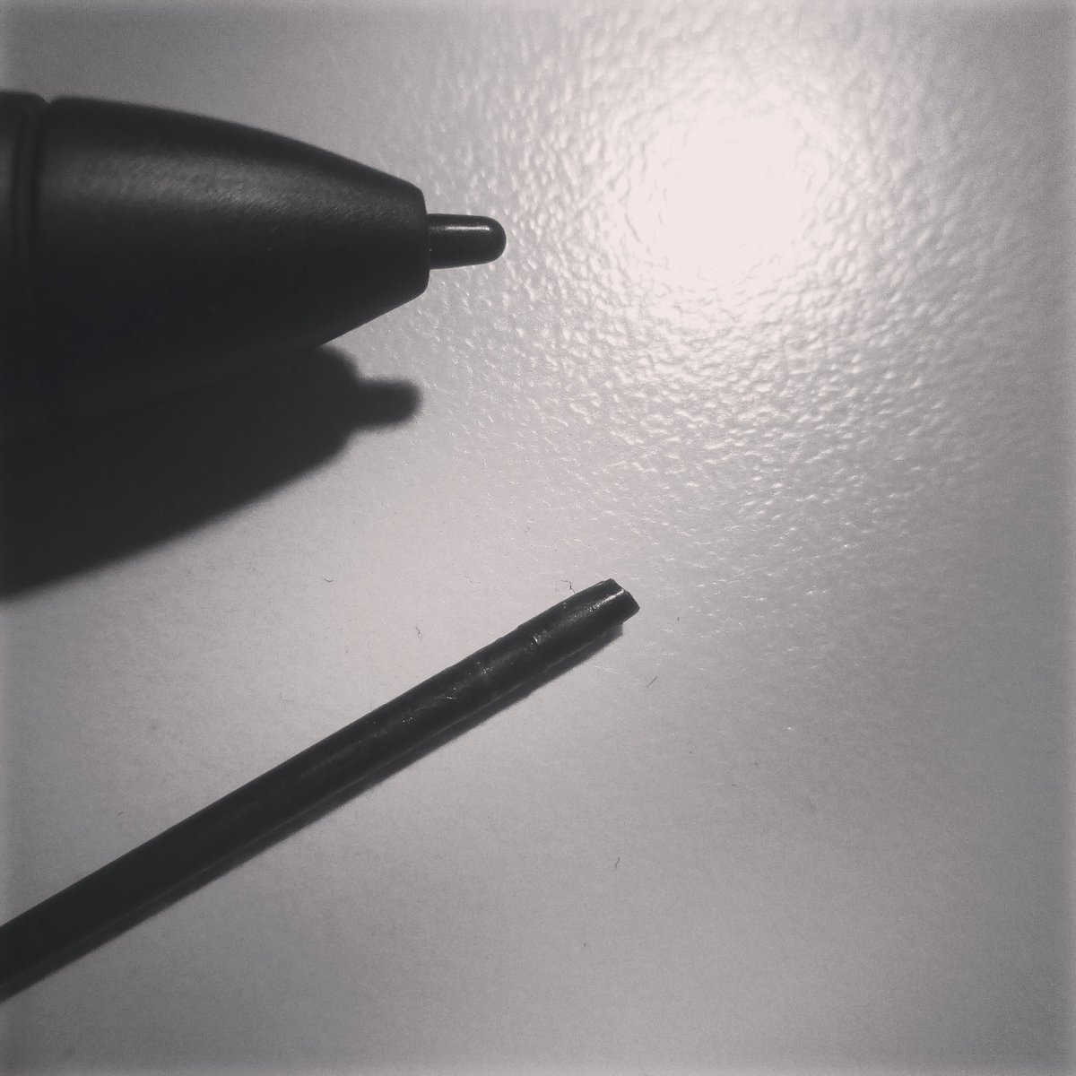 Yohao88's tweet photo. Some (very rare) times I remember I can change the nib. 😂 (and then I'm like SO SMOOOOOTH 😱😂) #Wacom #WacomIntuosS #IntuosS https://t.co/j8buyrxyiG