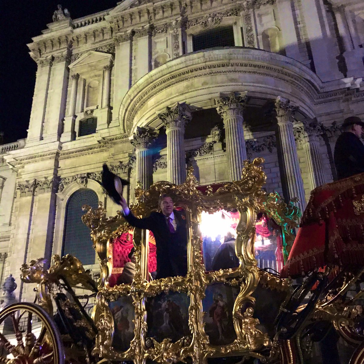 JohnMetevent's tweet photo. Early rehearsal for the Lord Mayors Show. #metmess https://t.co/Adalx9tpM6