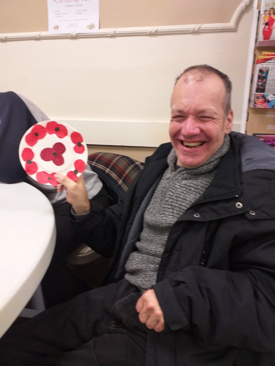 MM_Coventry's tweet photo. Fireworks print painting and poppy wreaths we made this week at Wayfarers gateway club. A tad  Messy but lots of  fun! https://t.co/gOfblOG7Qh