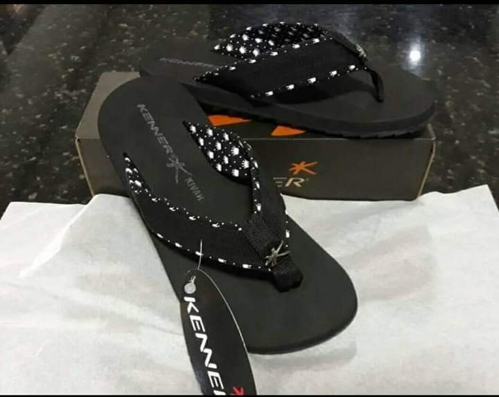 ValentinnaGabr1's tweet photo. 50 $ Venha incomendar o seu, masculino tenho do 36 ao 44 ,vem comigo quem puder da Rtt pra ajudar agradeço de coração 👍❤ https://t.co/x0sHOE1m8I
