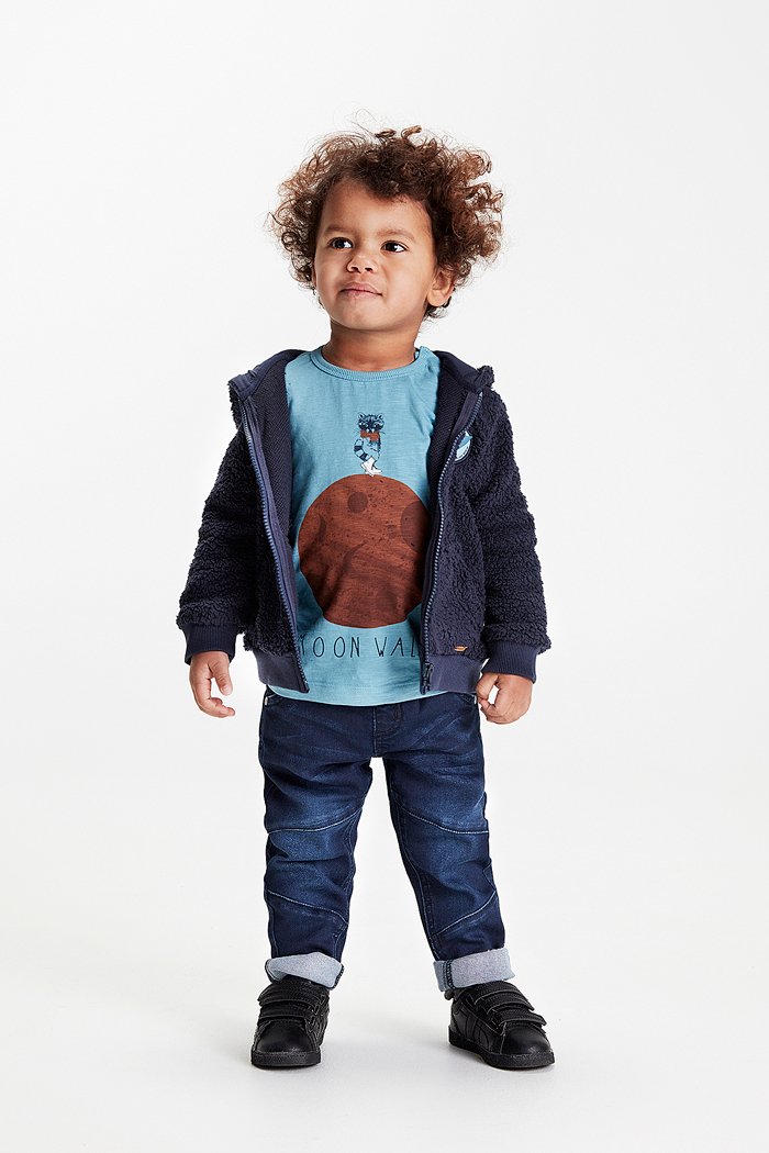 JamesGirone's tweet photo. Minymo at @LynnMeyerNYC #aw19 Sneak Peek: To The Moon! 🌙 In his outer-space cardigan and cat moon walking tee! 🐱 #fall2019 #danishdesign #boyswear #boysclothes #childrenswear #wholesalekidswear #minymo #minymofashion https://t.co/cSPeb1YDsc https://t.co/BJ8LOR1T7l