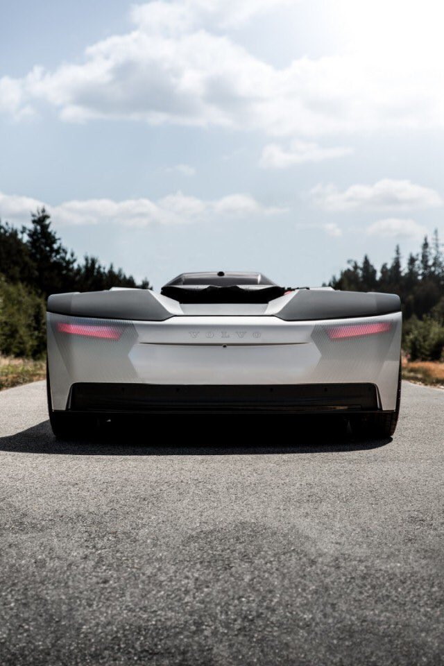TouchTheTrucks's tweet photo. The future of trucks? Meet Vera, an autonomous electric truck made by @VolvoTrucks! https://t.co/CNALIN4Ayx