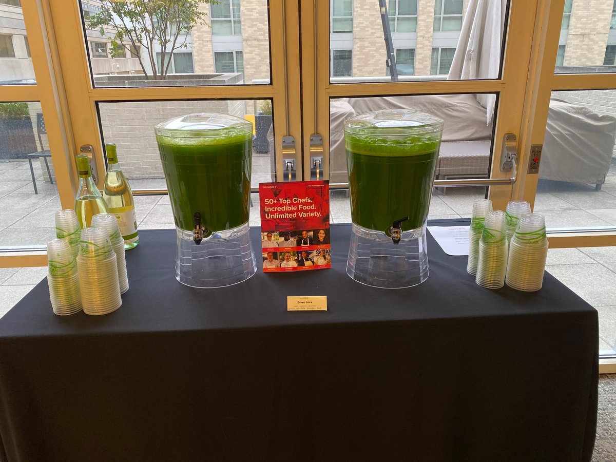 TryHungry's tweet photo. Don't feel blue because you missed this green lunch! Order with Hungry and add some color into your work week! 💚

#TryHungry #Hungry #Catering #OfficeCatering #GreenLunch https://t.co/vIYLnfb0CX