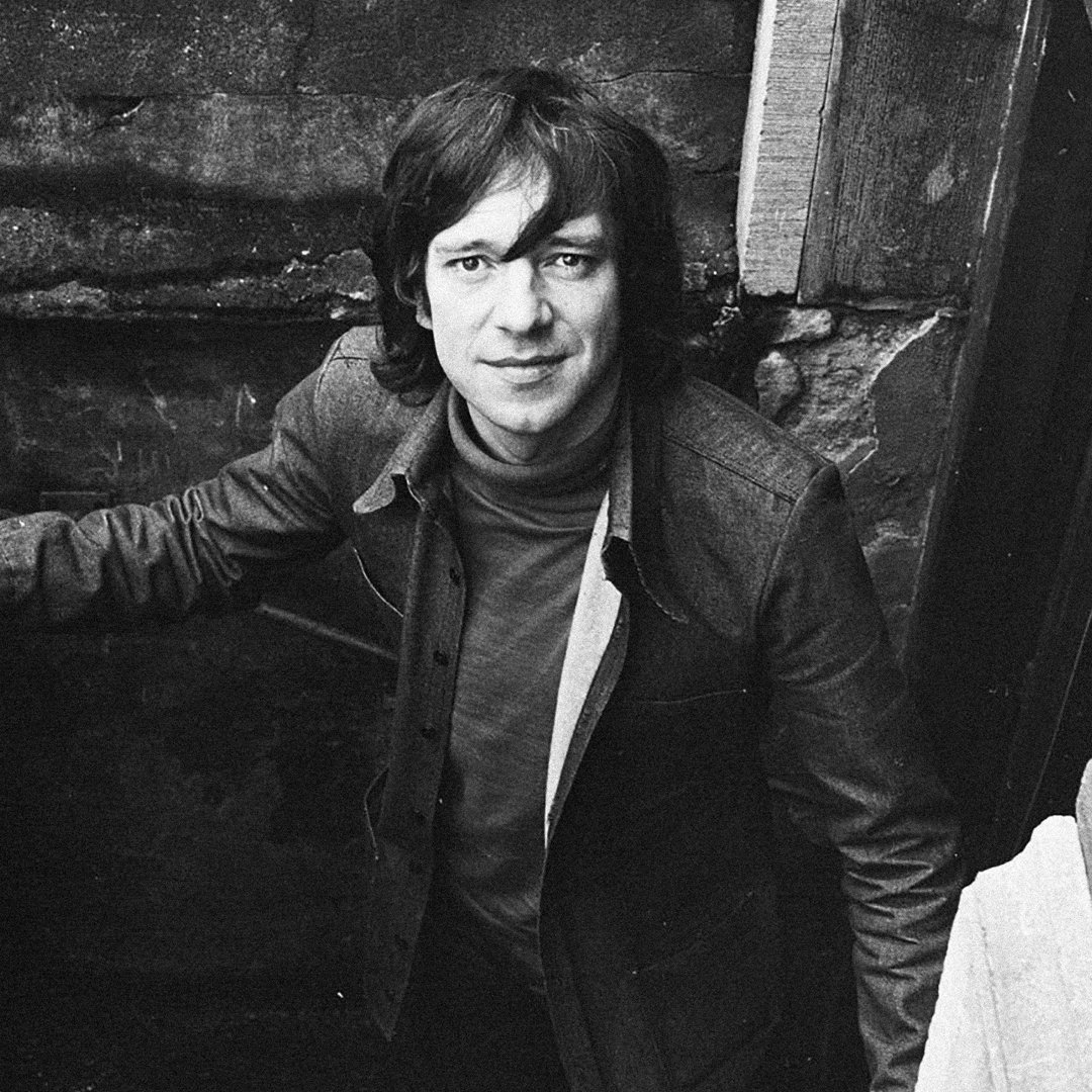 Op 1 december 2009 overleed Nederlands grootste chansonnier: #RamsesShaffy. Nu, bijna 10 jaar later, brengen verschillende gezelschappen en artiesten een ode aan deze bijzondere volksheld.

Bekijk alle speciale voorstellingen op:
bit.ly/2qoqWR4