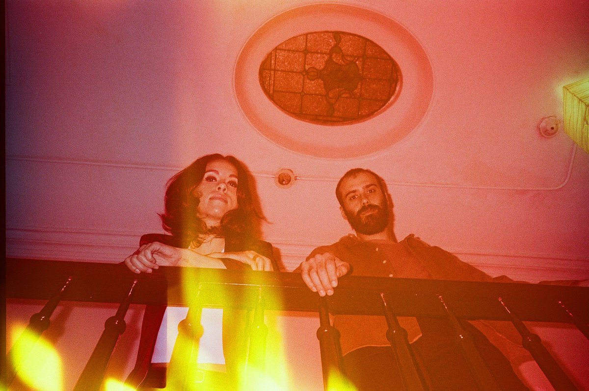 See you tonight <a href="/union_pool/">jendry</a> ! <a href="/EarstoFeed/">Ears to Feed</a> presents, Doors 8pm, <a href="/wooingband/">wooingband</a> , @bigblissband , then we play our album live for you! Partyyyyy 🎉🎊⚡️
📸: <a href="/wolfterrain/">Jackie Wolf</a>