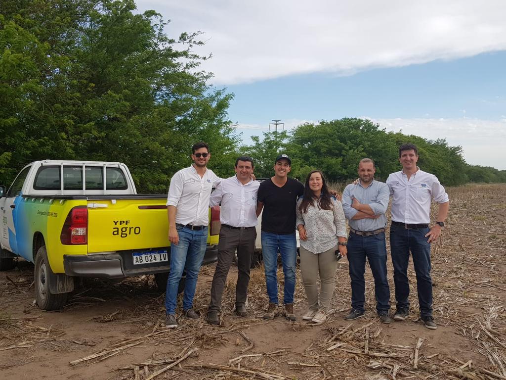 DONMARIOoficial's tweet photo. El equipo de la Olguita SRL e YPF Caon sembraron un ensayo de #Soja en Villa María, Córdoba. #DM46R18 #DM49R19 #DM52R19 #DM50I17 #DM53I53. ¡Después analizaremos los resultados! https://t.co/du2u2ldSHd